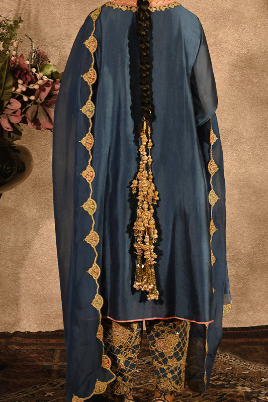 Zar-e-Gulabi Parandi