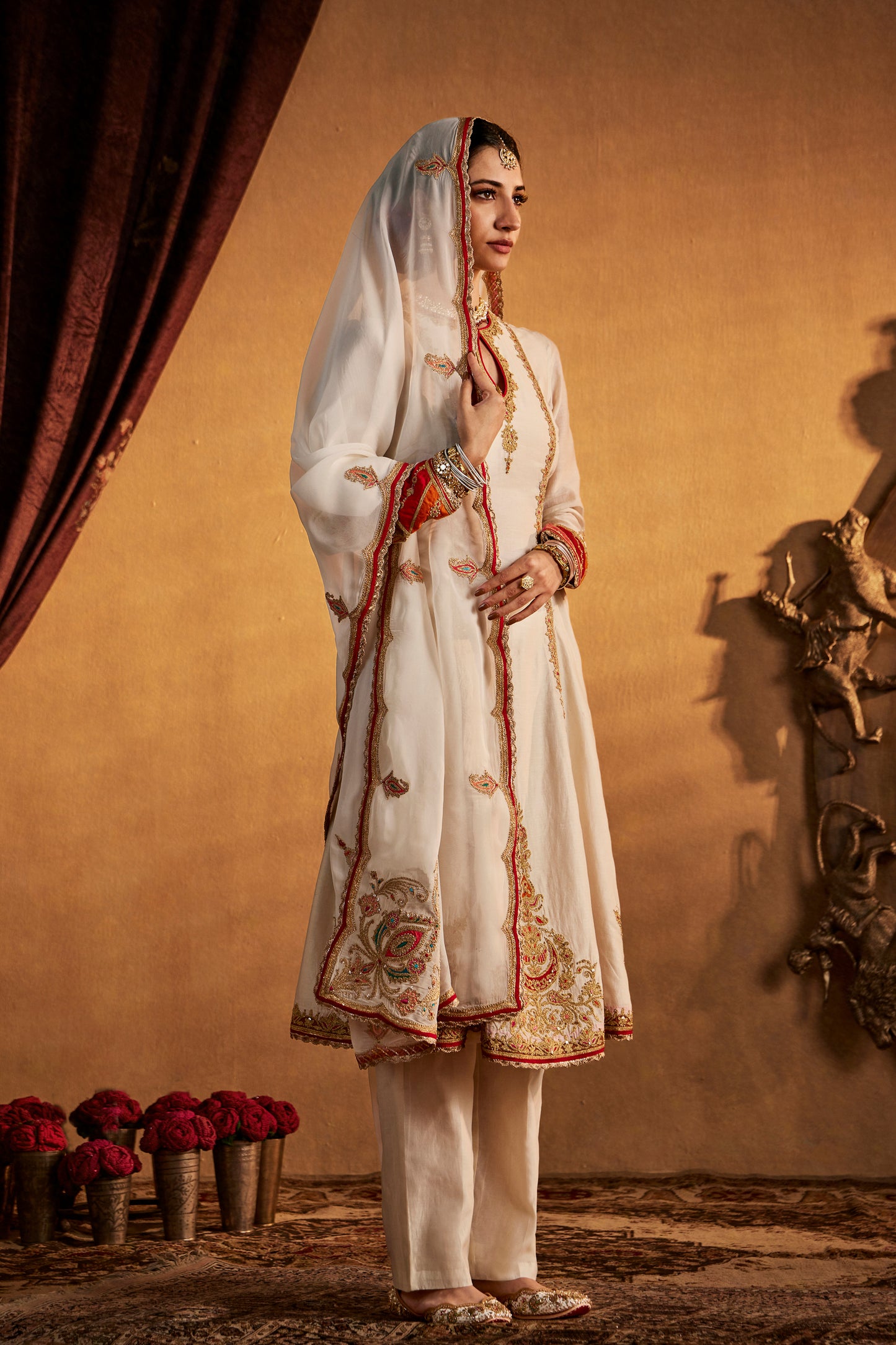 Ivory Chaand-Phool Kurta Set