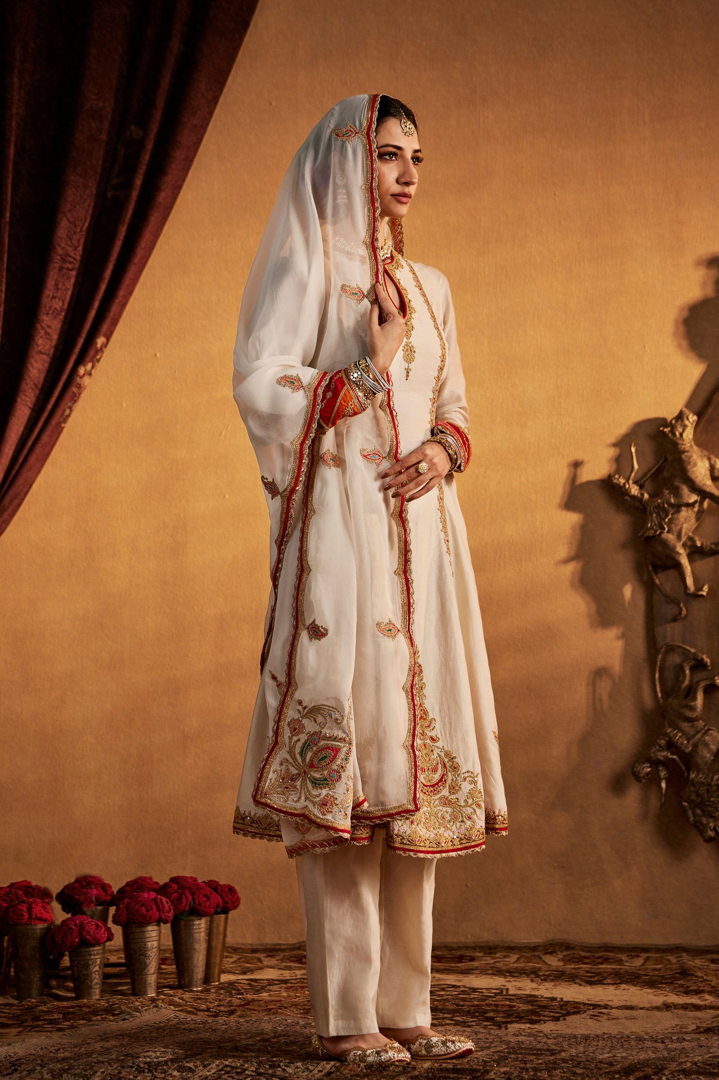 Ivory Chaand-Phool Kurta Set