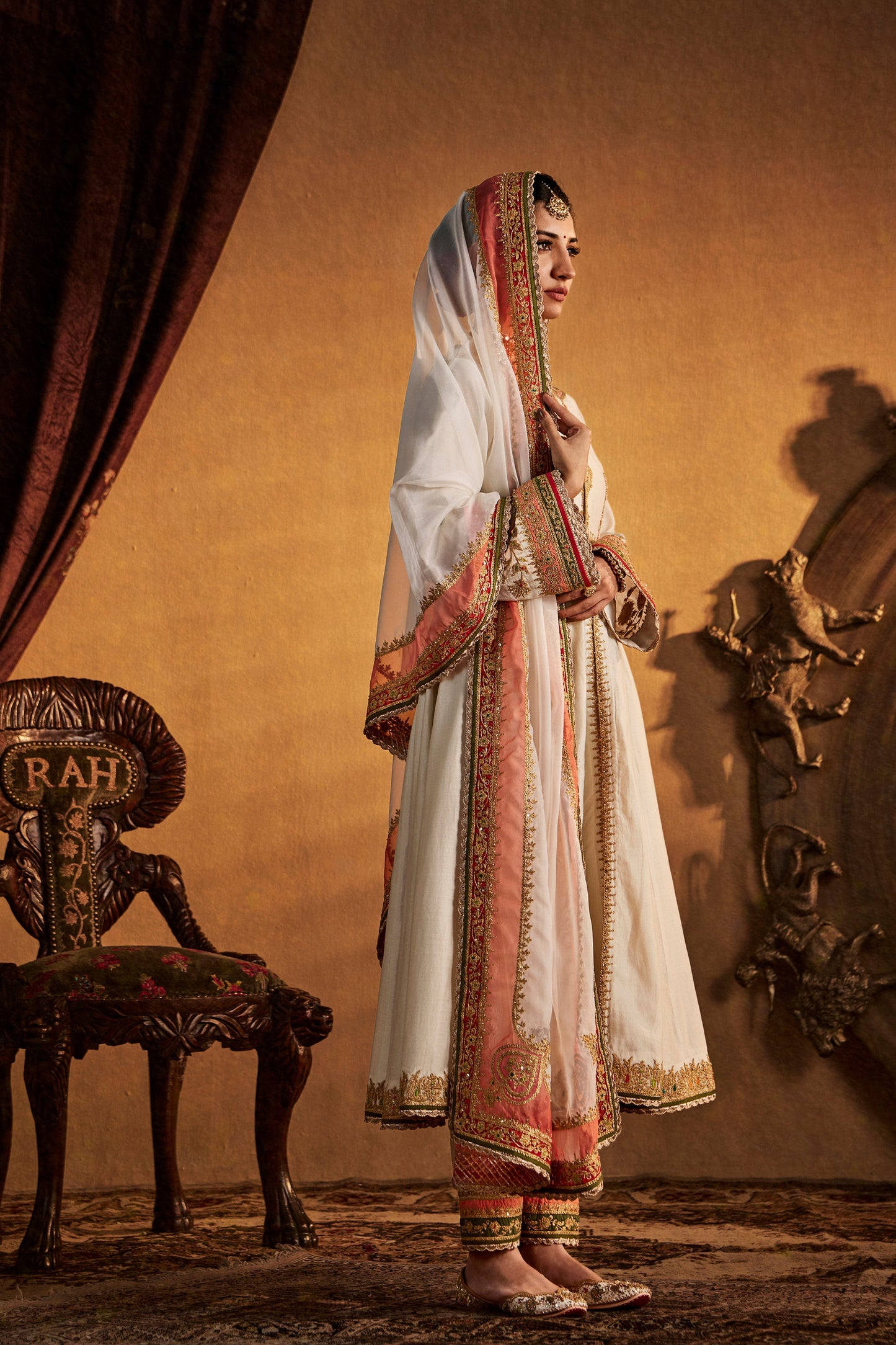 Ivory Betel-Leaf Kalidar Set