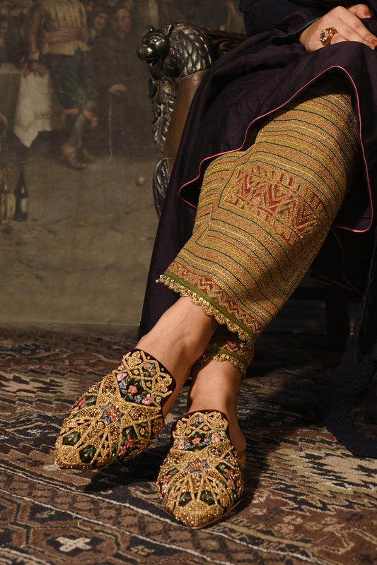 Basanti Zar Mules