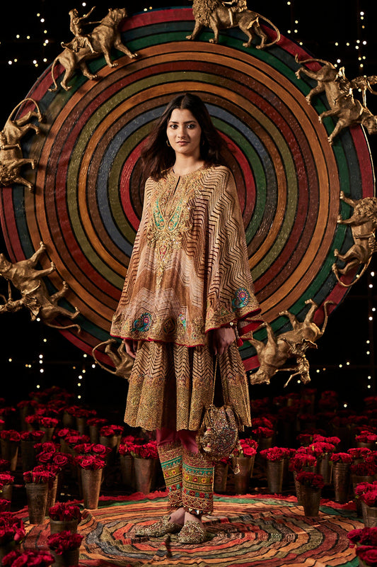 Beige Kalidar-Capelet