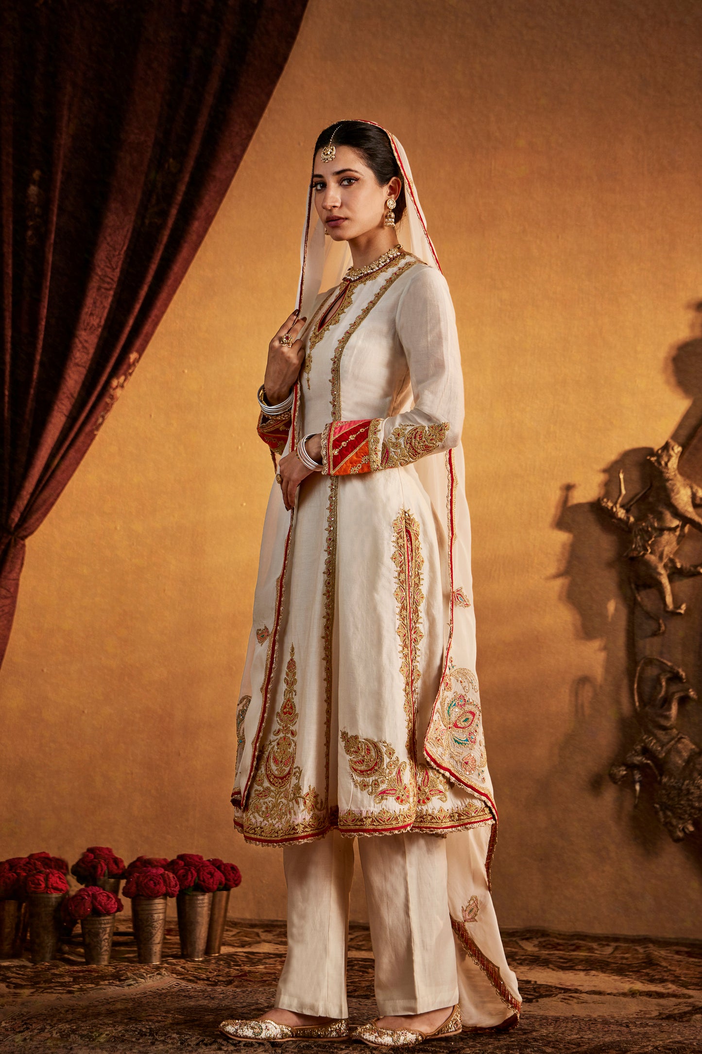 Ivory Chaand-Phool Kurta Set