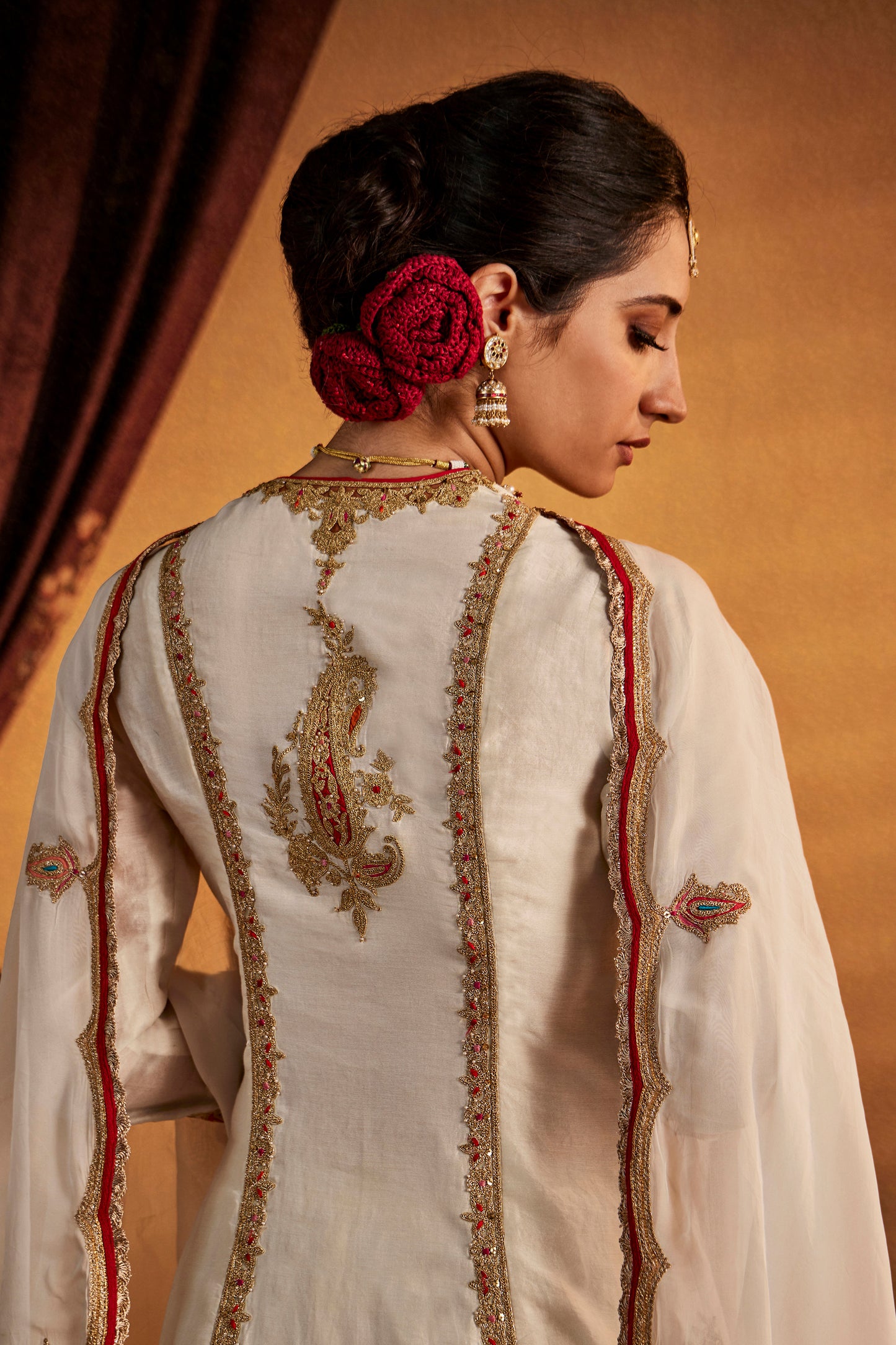 Ivory Chaand-Phool Kurta Set