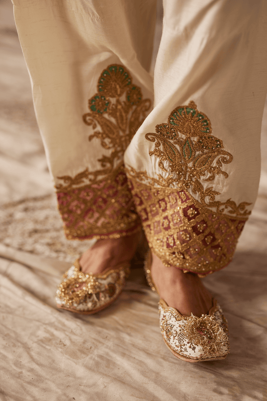Ruhani Mehrab Jutti