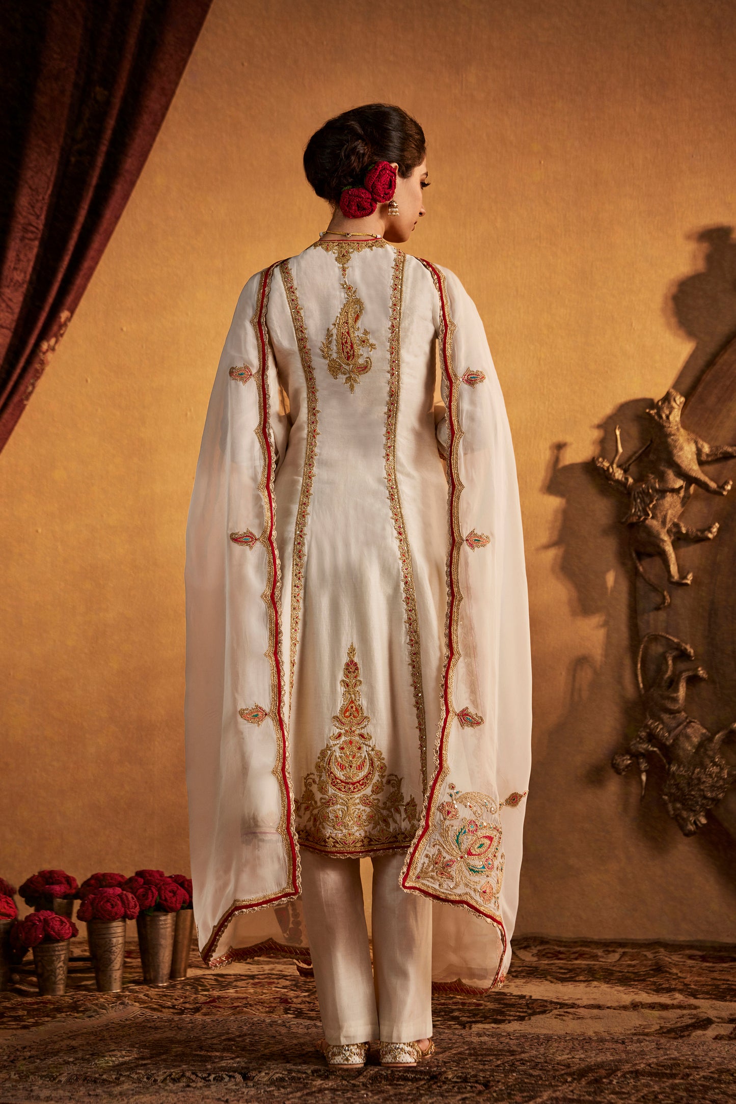 Ivory Chaand-Phool Kurta Set