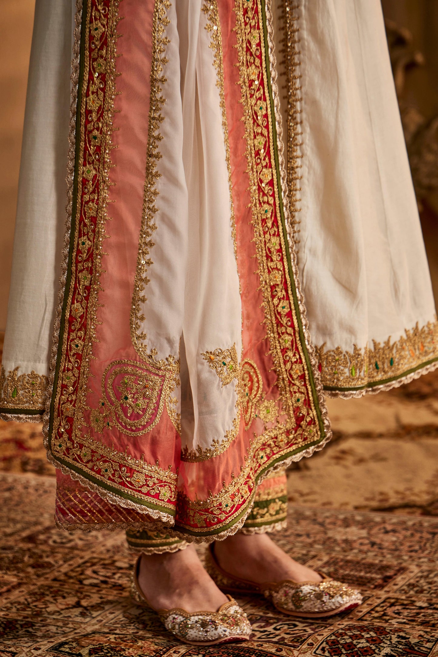 Ivory Betel-Leaf Kalidar Set