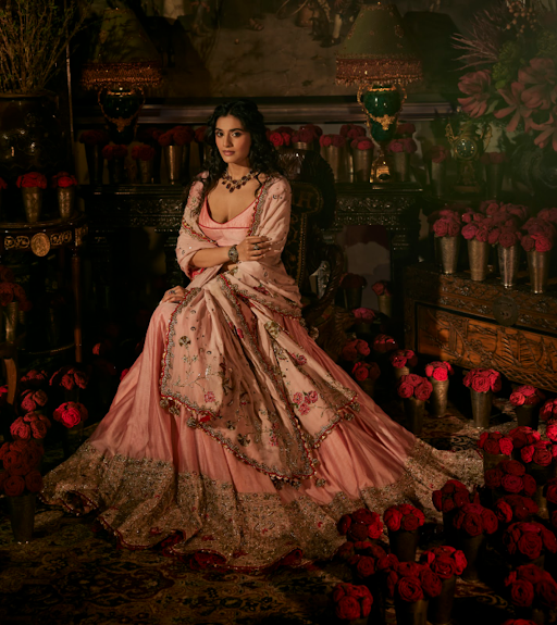 5 Exquisite Outfit Ideas for Diwali Soirées and Glam Gatherings