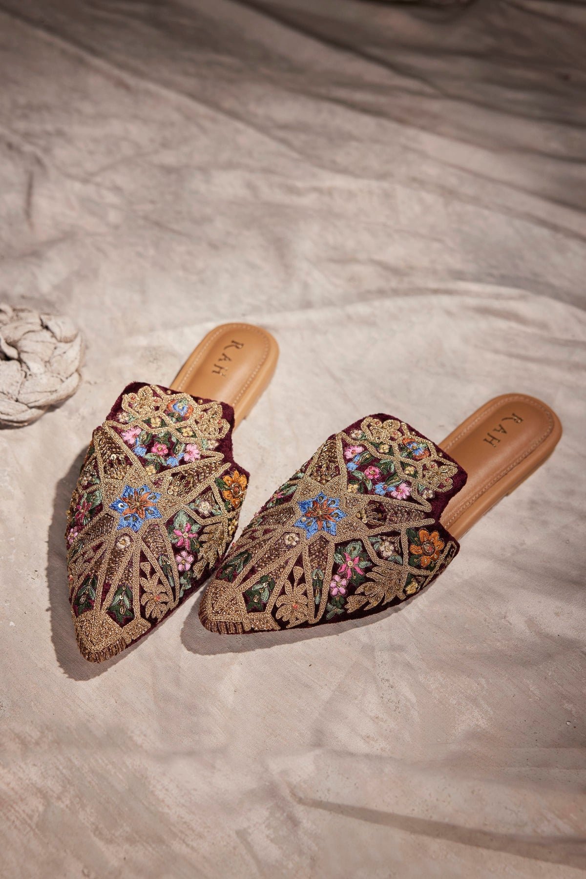 Basanti Zar Mules