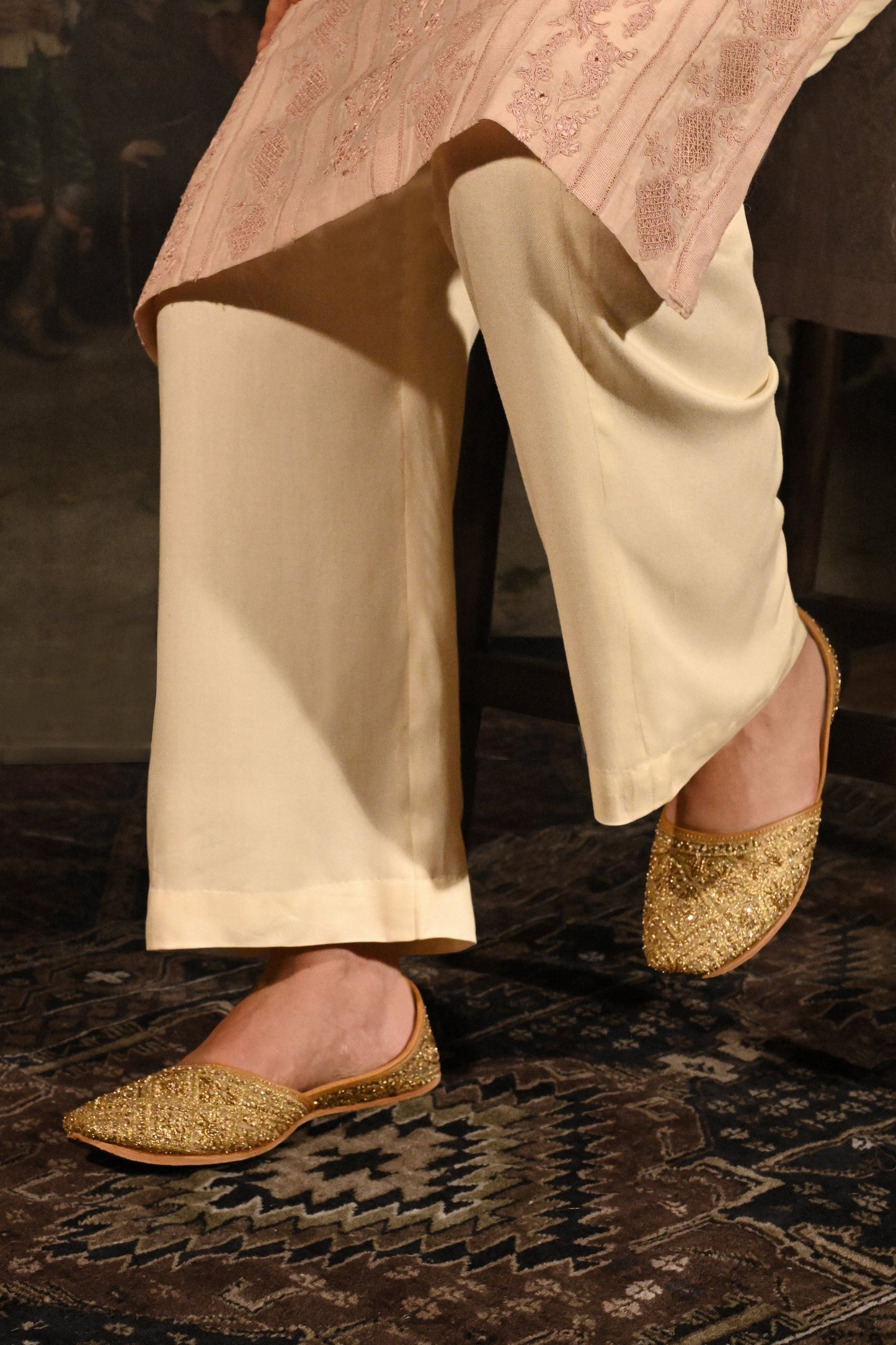 Zameen-E-Zar Jutti