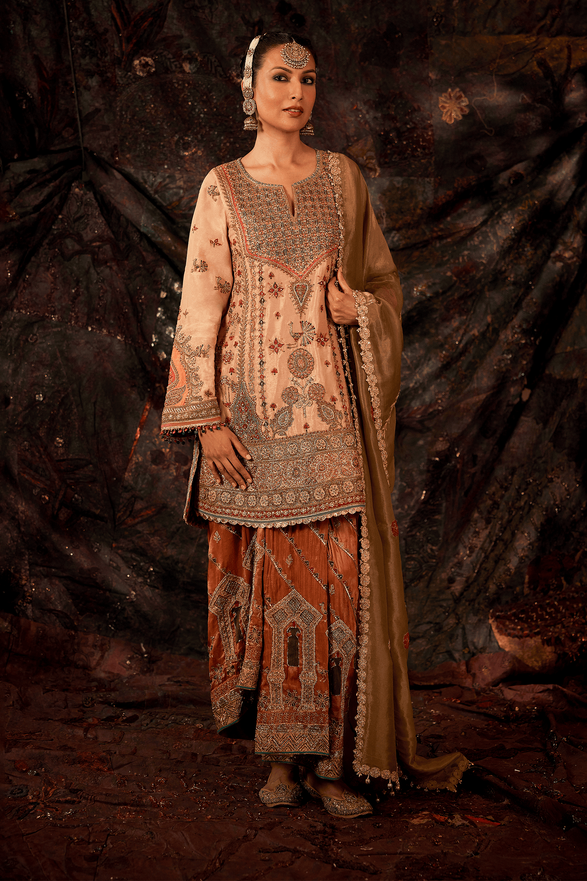 Pale Gold Kurta & Rust Green Lungi Set
