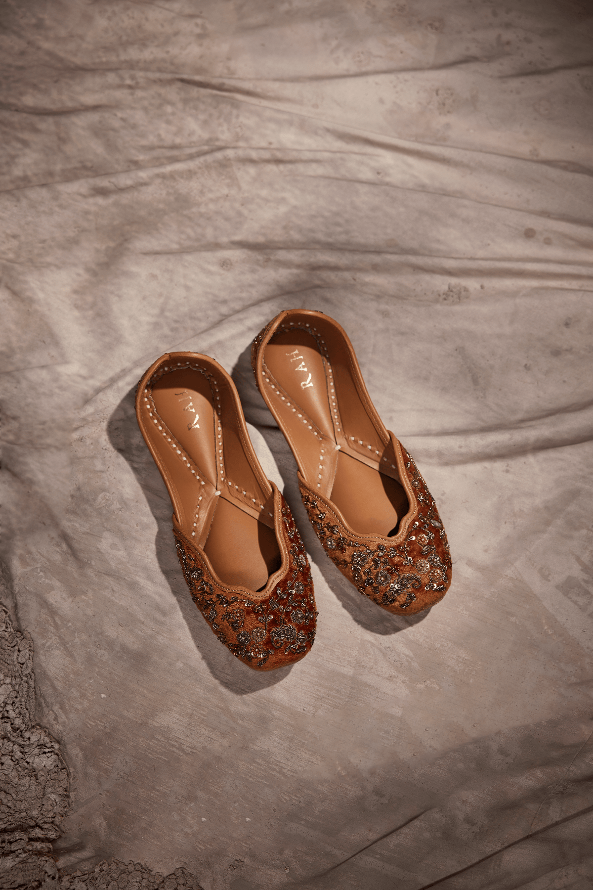 Gulposh Zahab Jutti