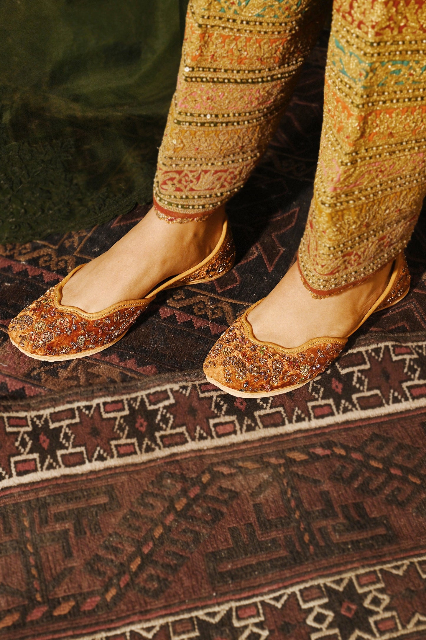 Gulposh Zahab Jutti