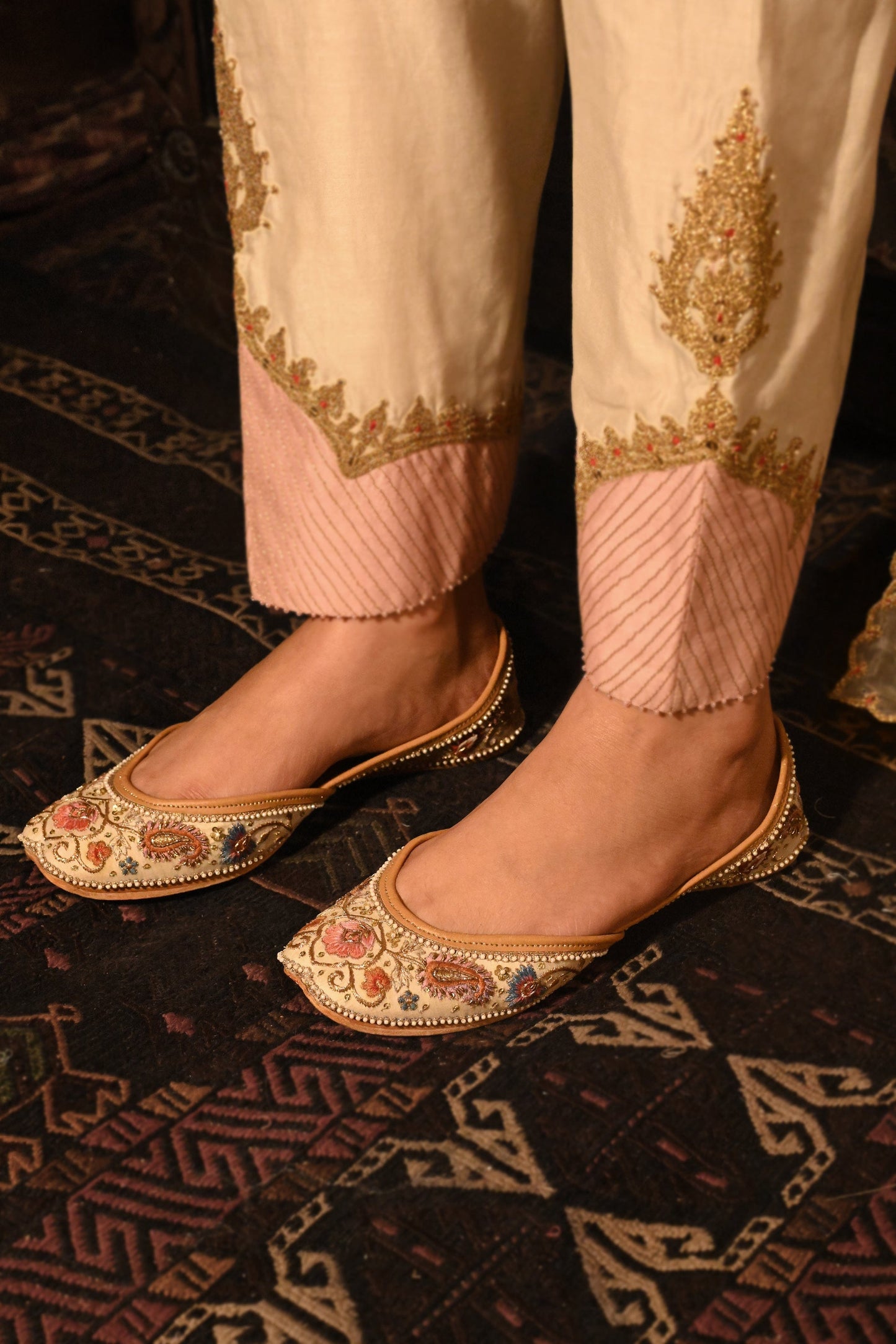 Naqsh-E-Khaas Jutti