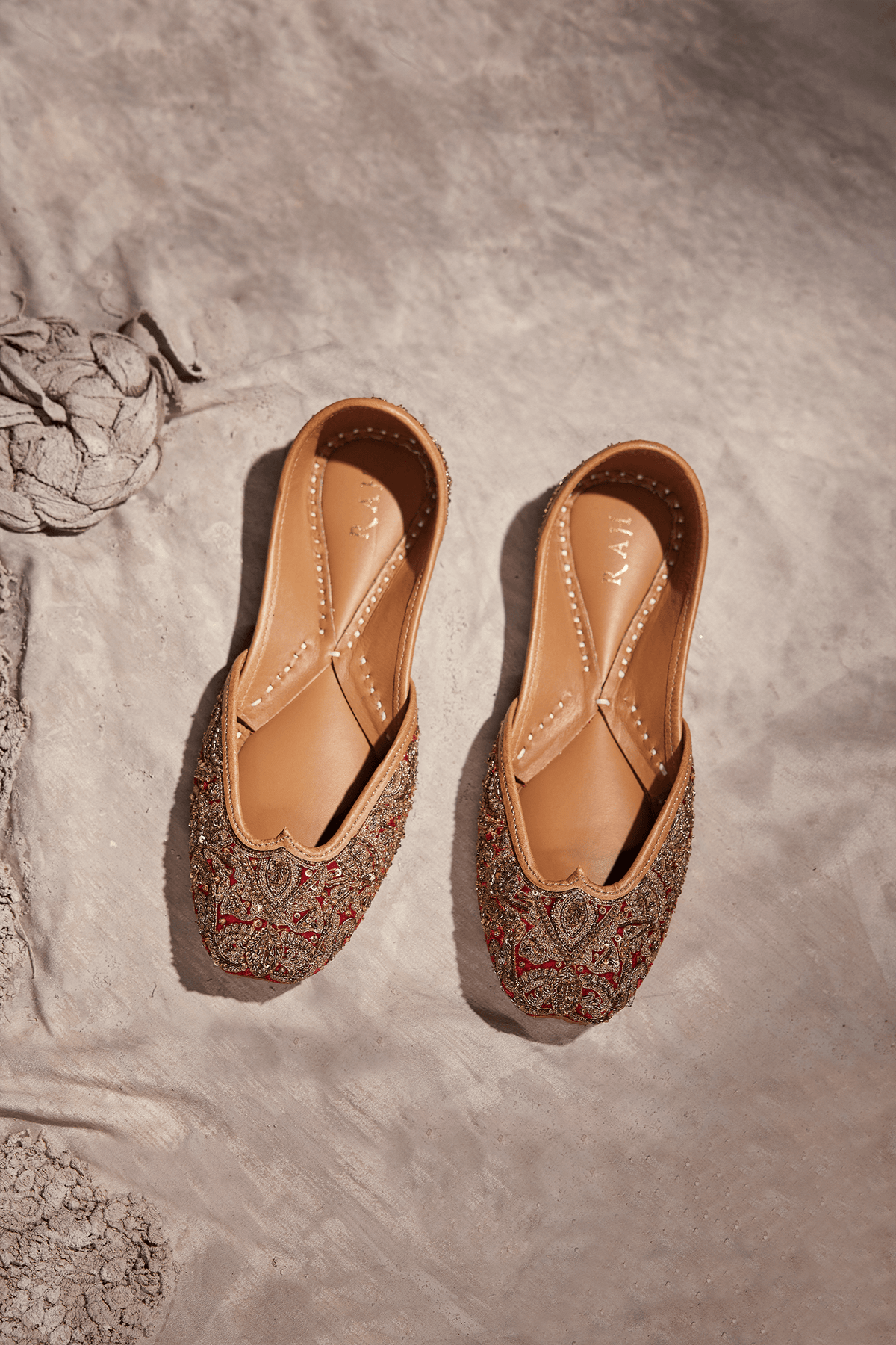 Sorkh Zar Jutti