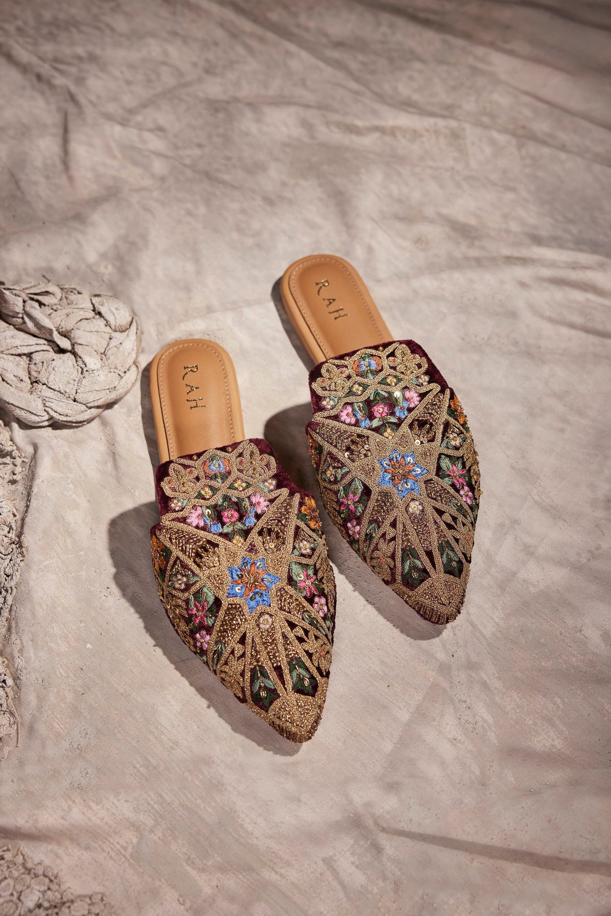 Basanti Zar Mules