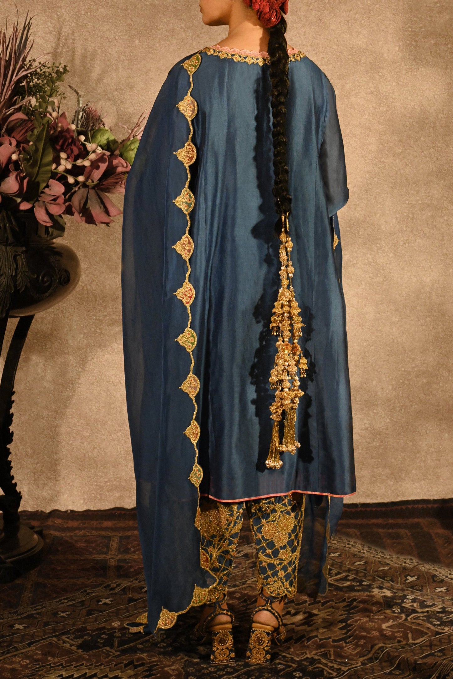 Zar-e-Gulabi Parandi