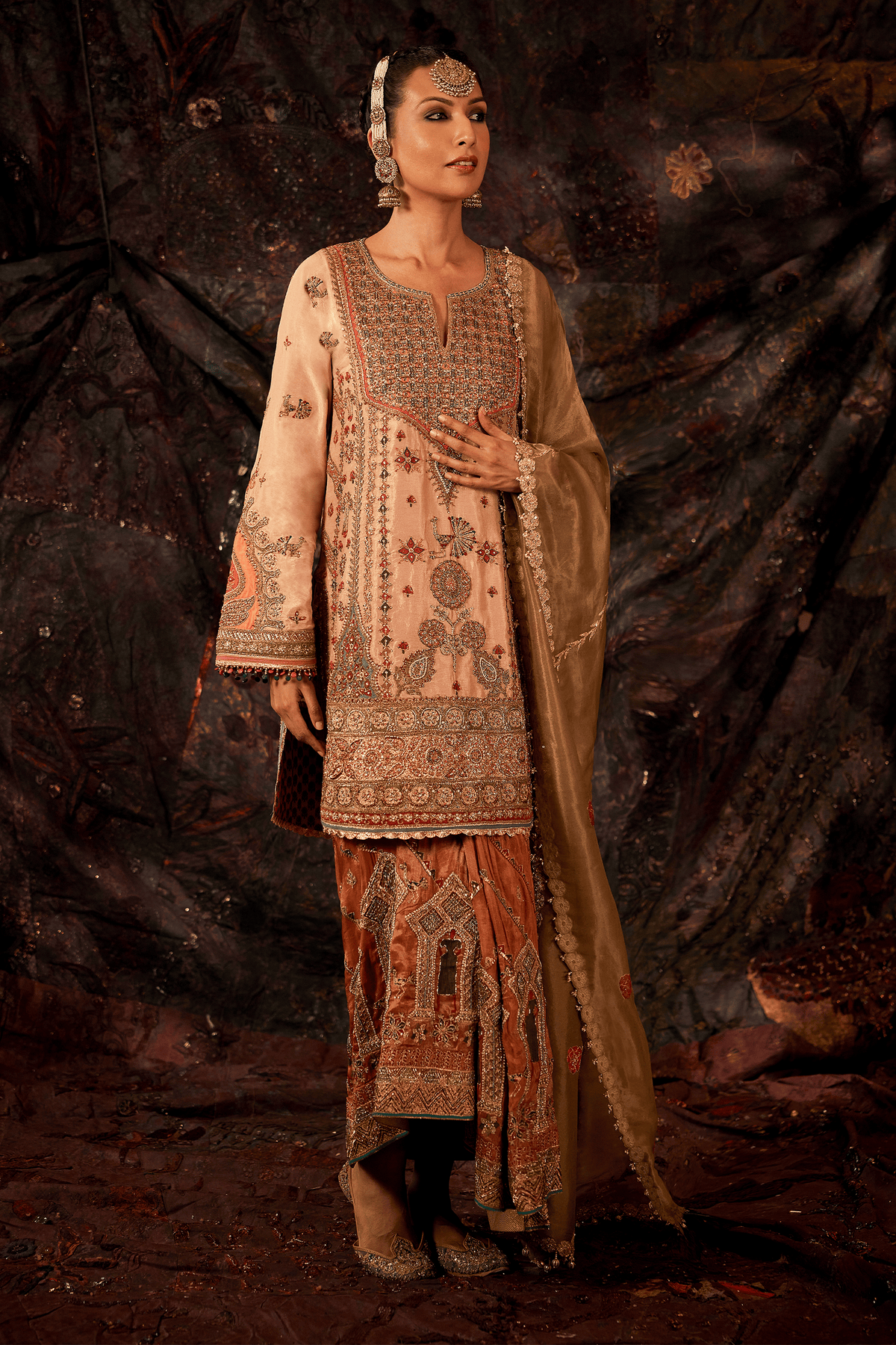 Pale Gold Kurta & Rust Green Lungi Set