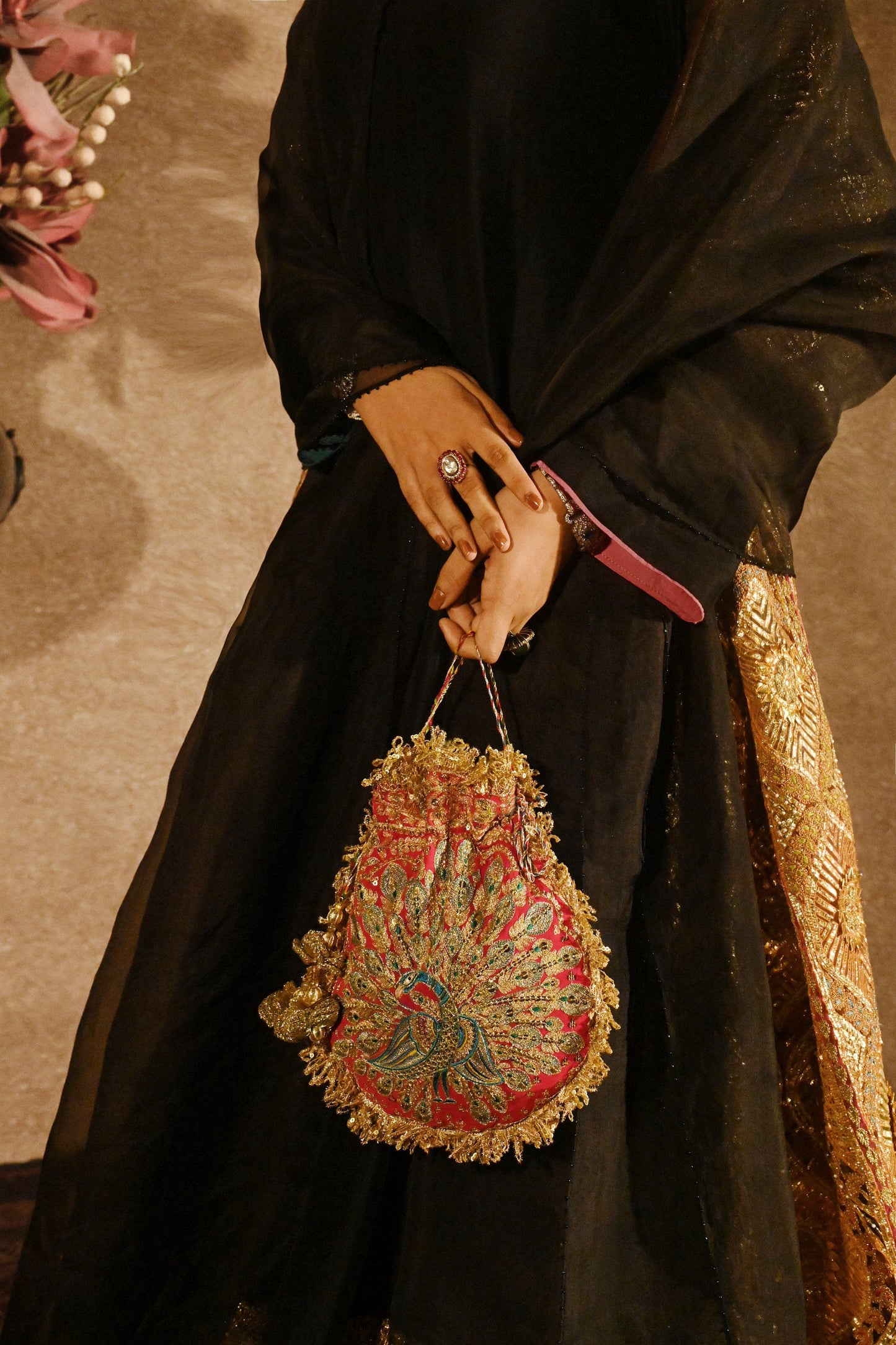 Gulnar Morzaar Potli