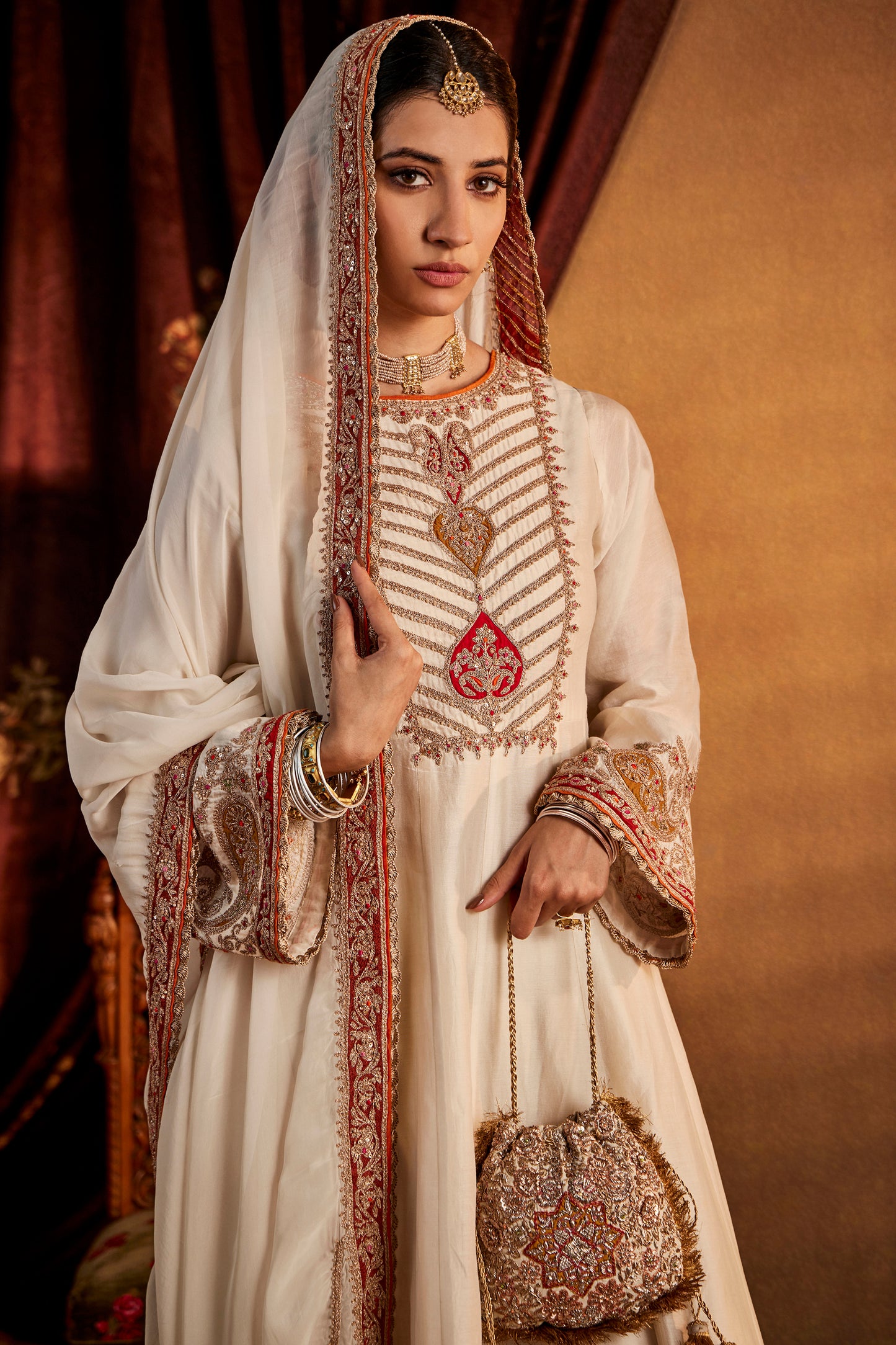Ivory Peacock Kalidar Set