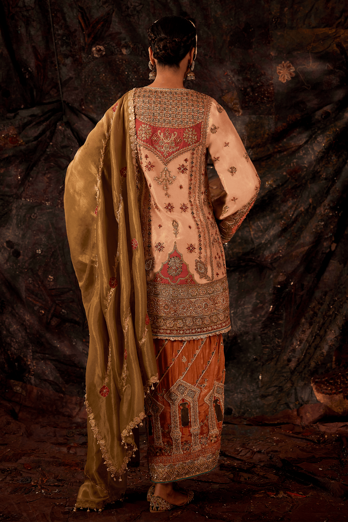 Pale Gold Kurta & Rust Green Lungi Set