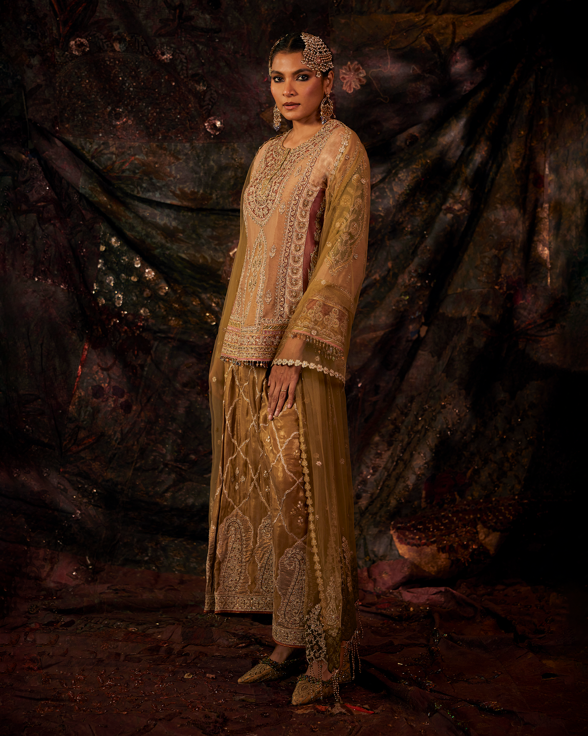 Burnished Gold & Moss Green Lungi Set