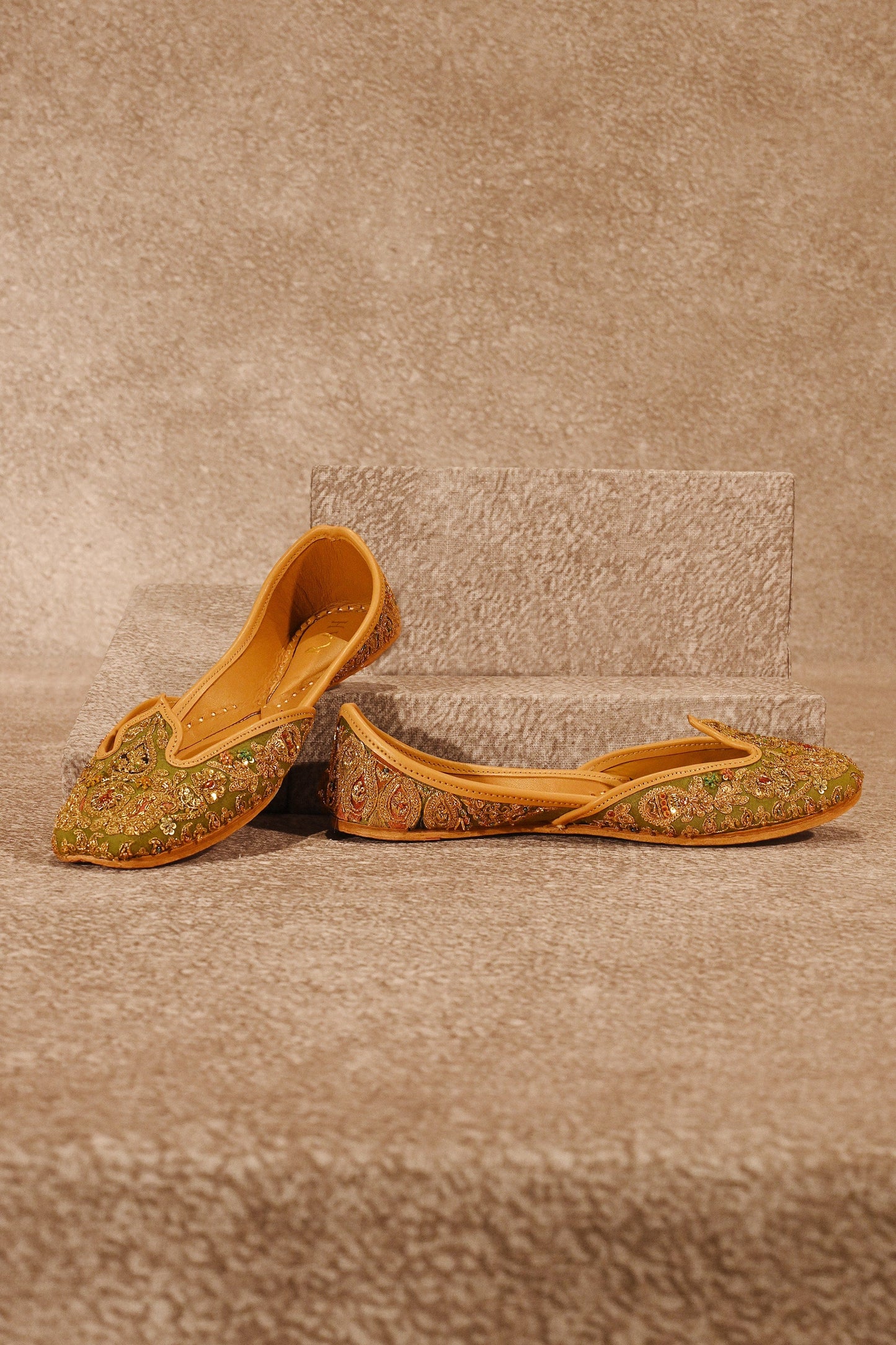 Bustan Zerrin Jutti