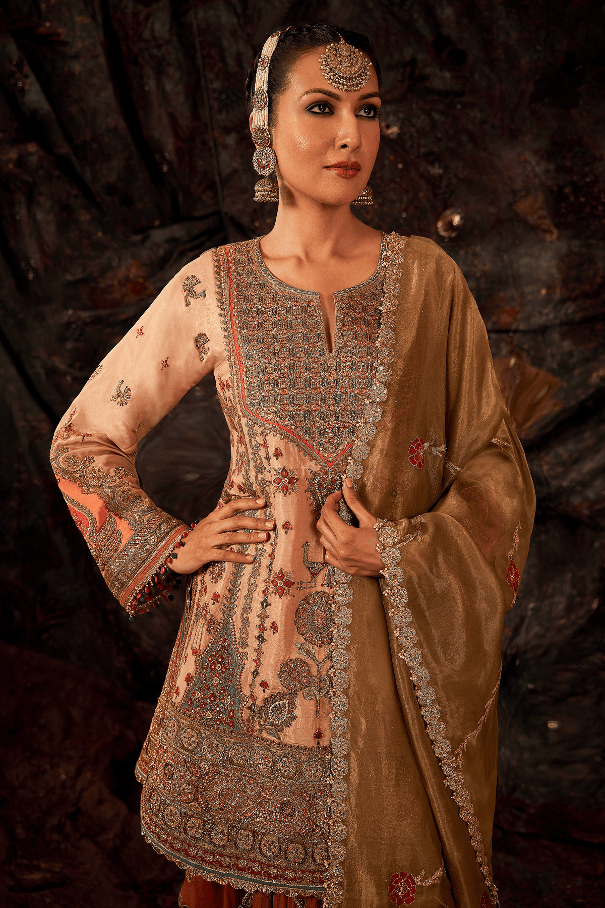 Pale Gold Kurta & Rust Green Lungi Set