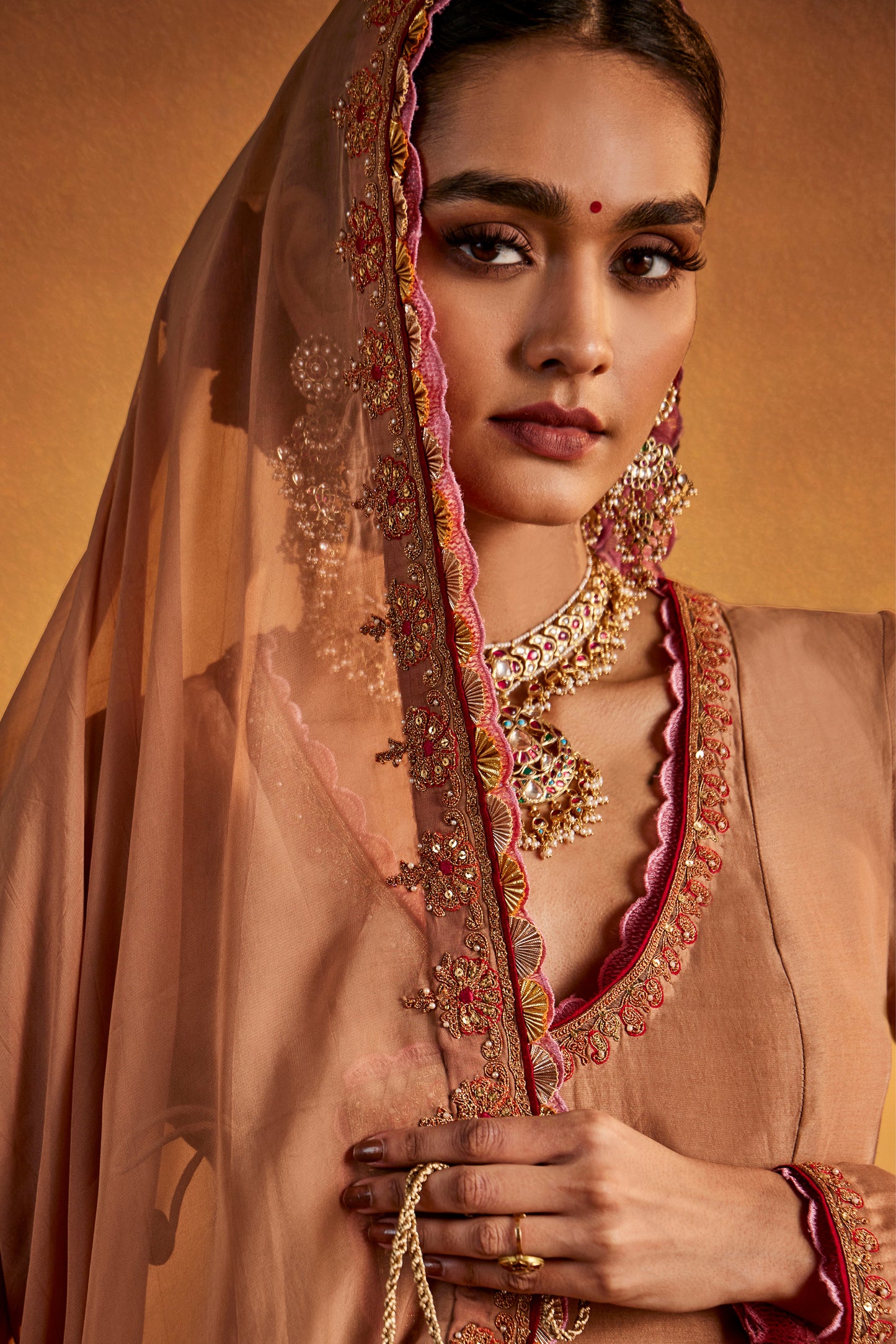 Chestnut Brown Kalidar Set