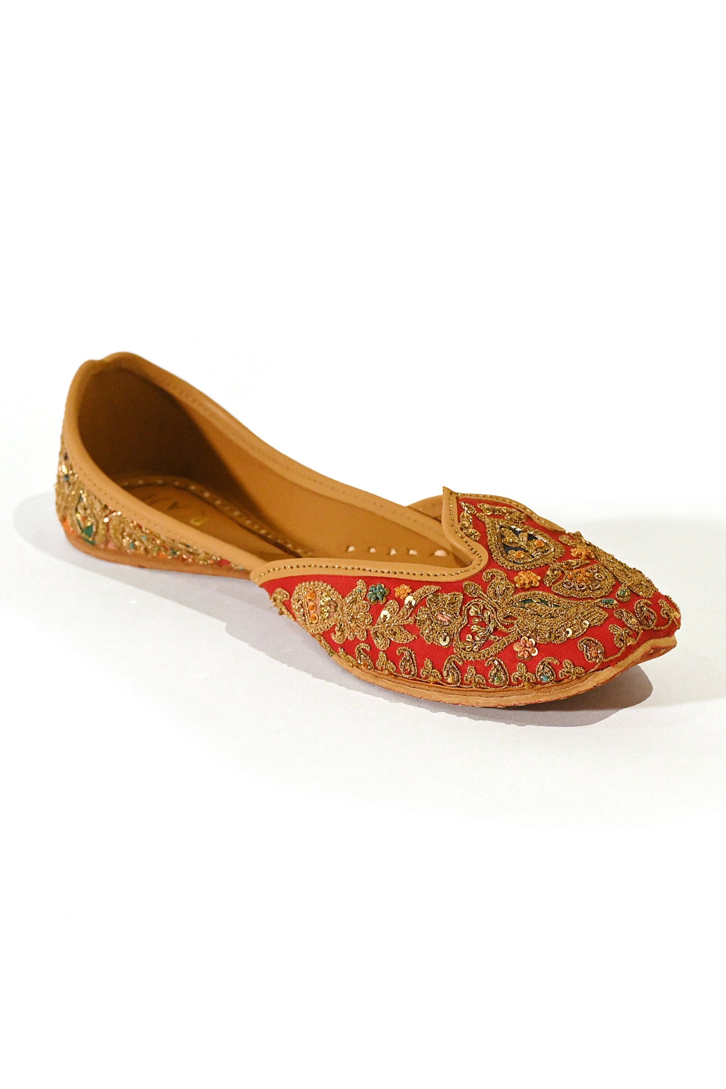 Gulnaar Nawabi Jutti
