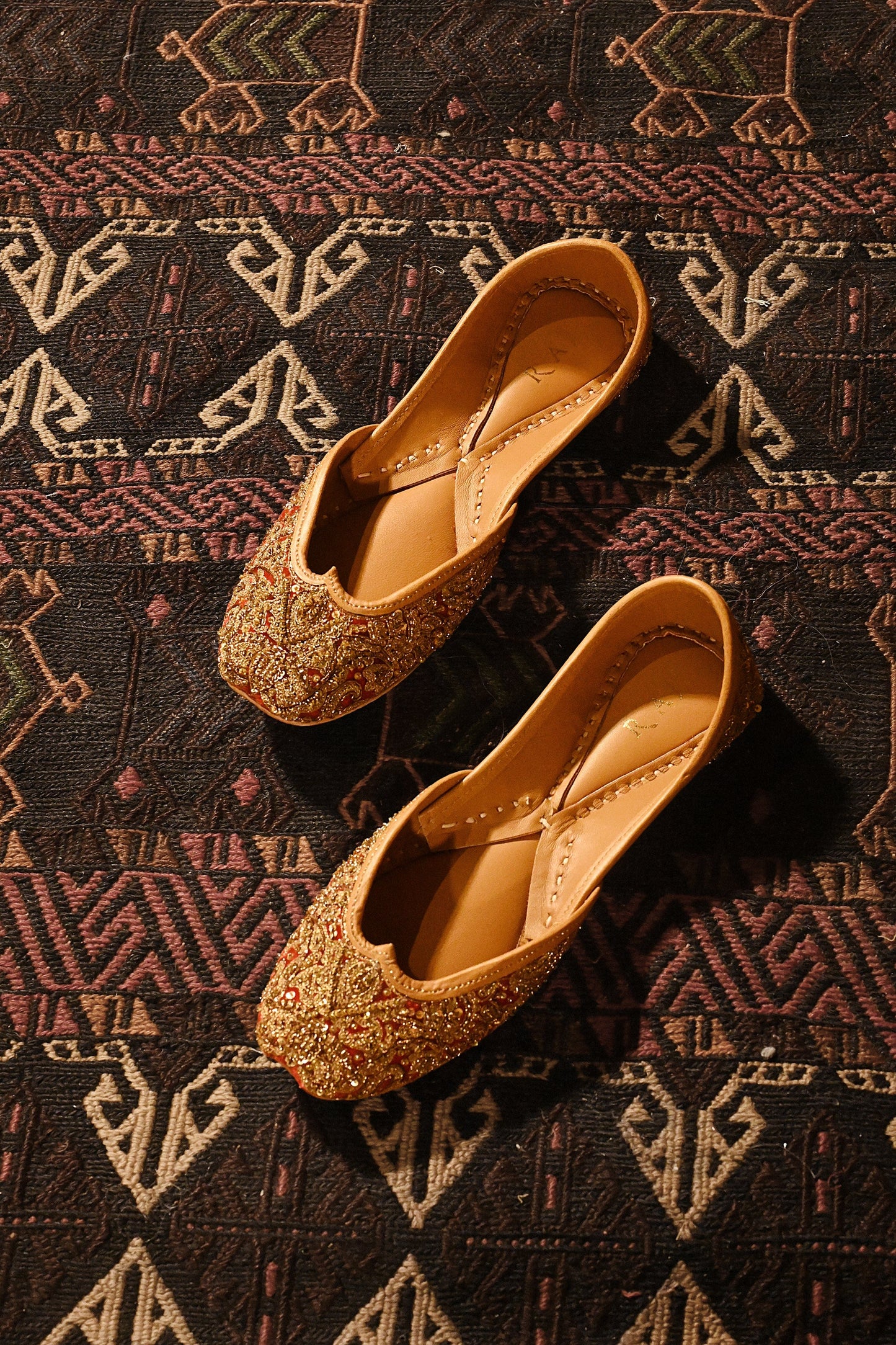 Sorkh Zar Jutti