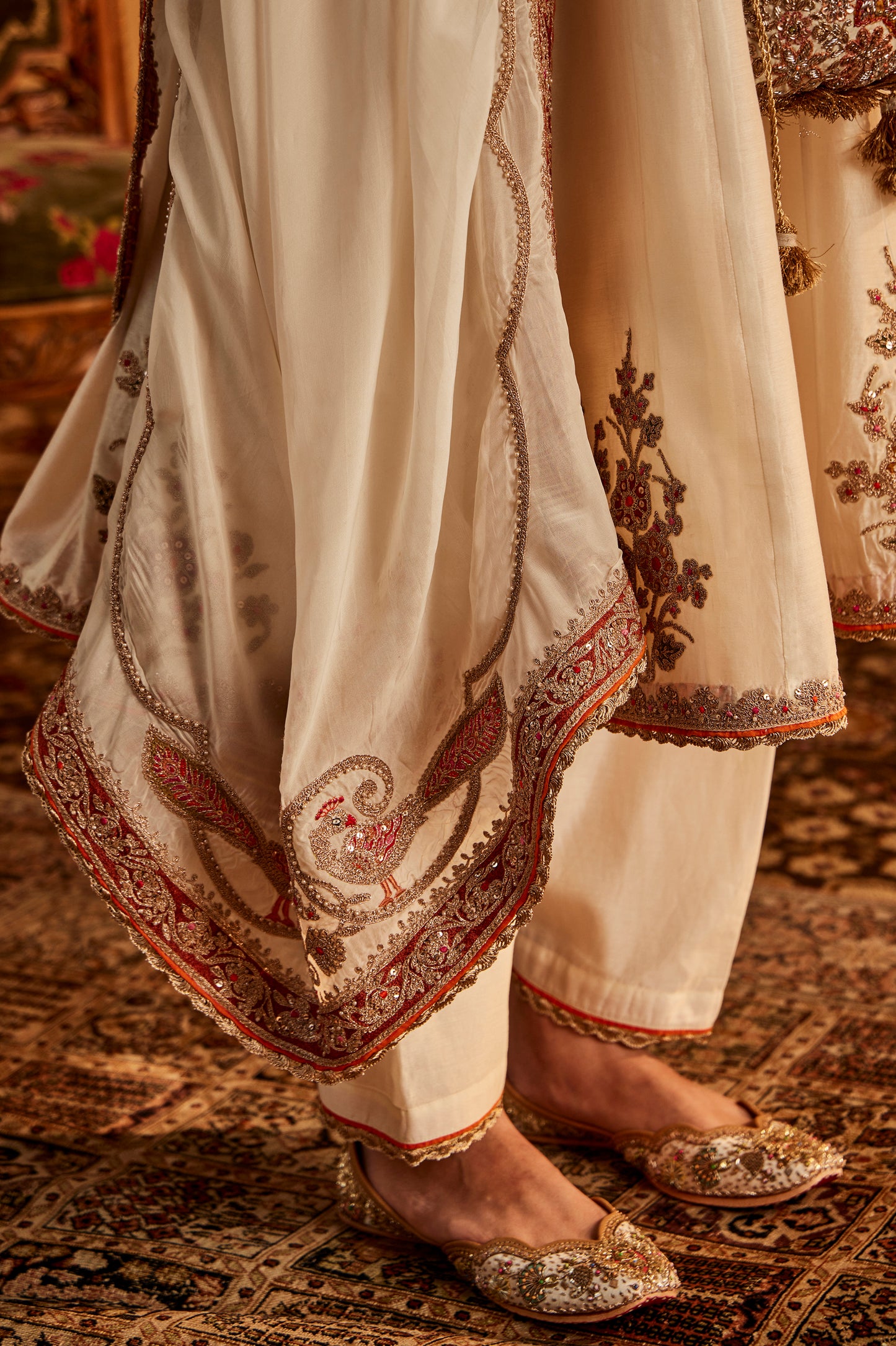 Ivory Peacock Kalidar Set
