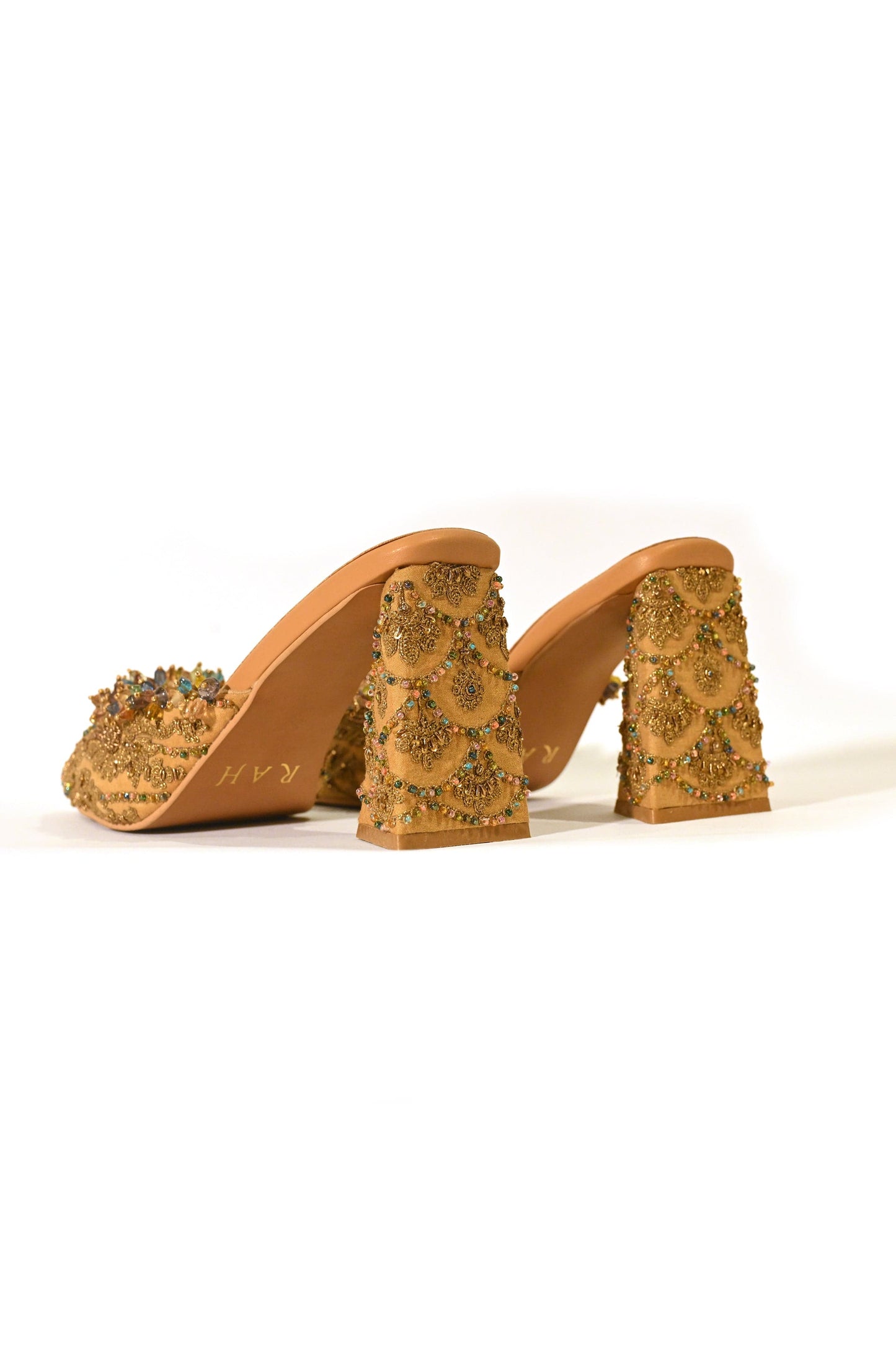 Nazaakat Heels