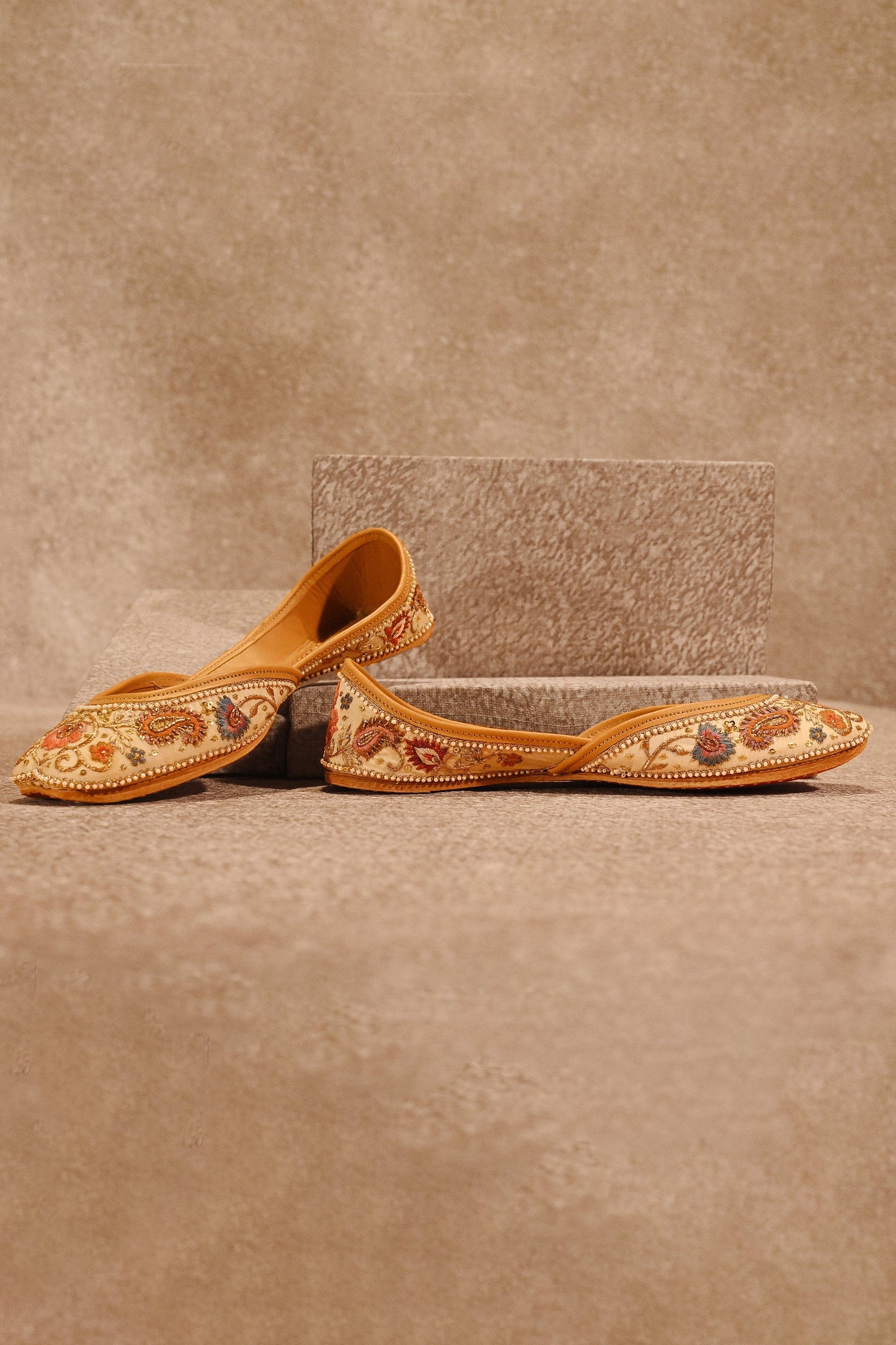 Naqsh-E-Khaas Jutti