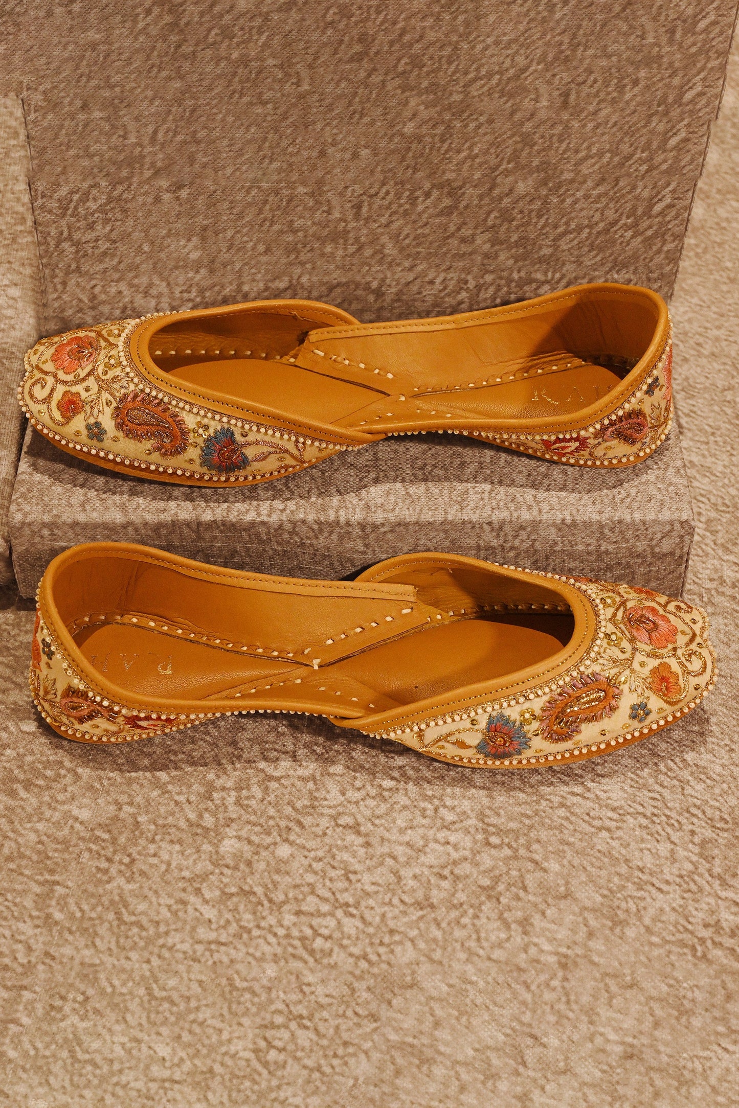 Naqsh-E-Khaas Jutti