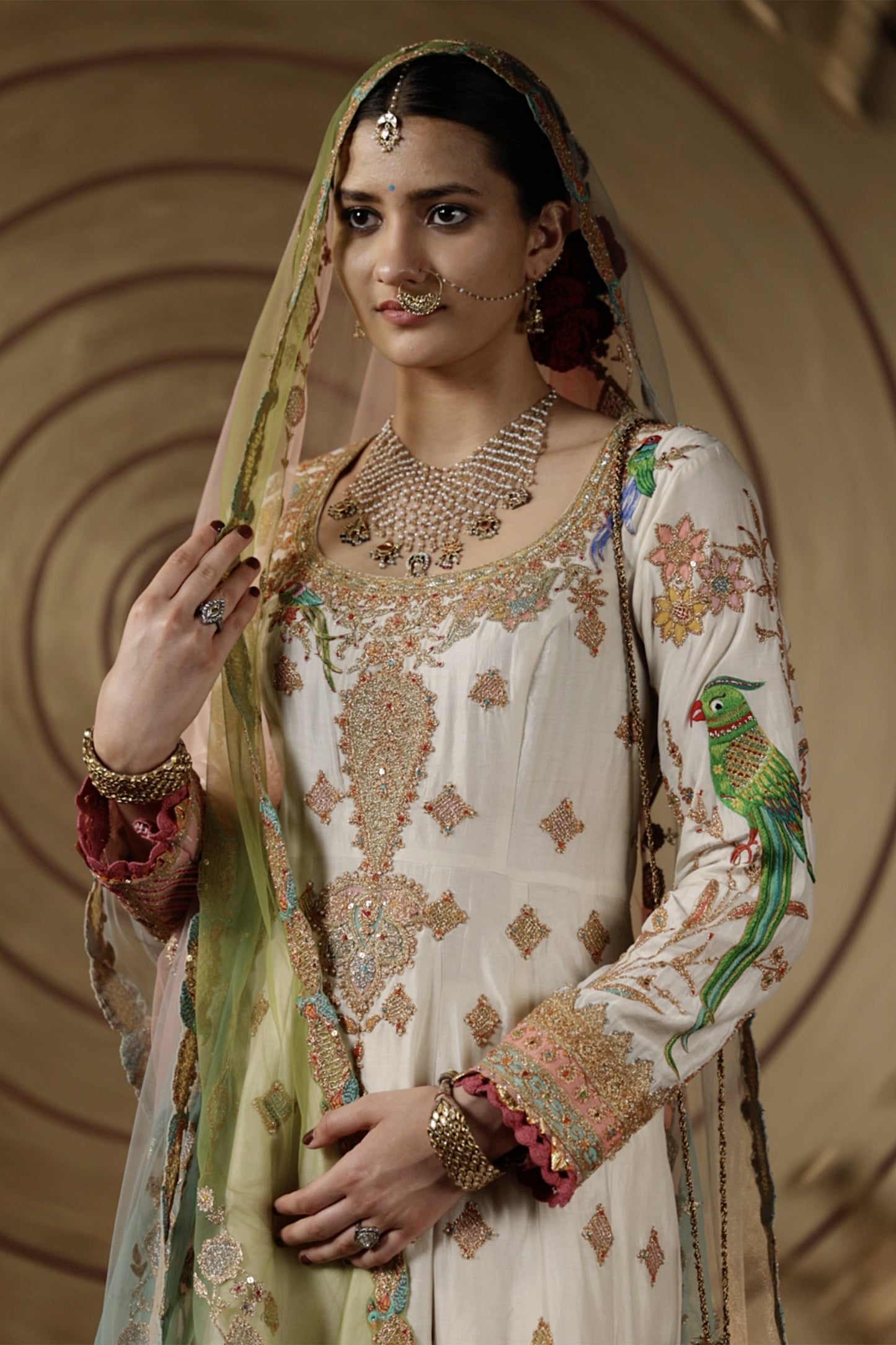 Ivory Kalidar Set