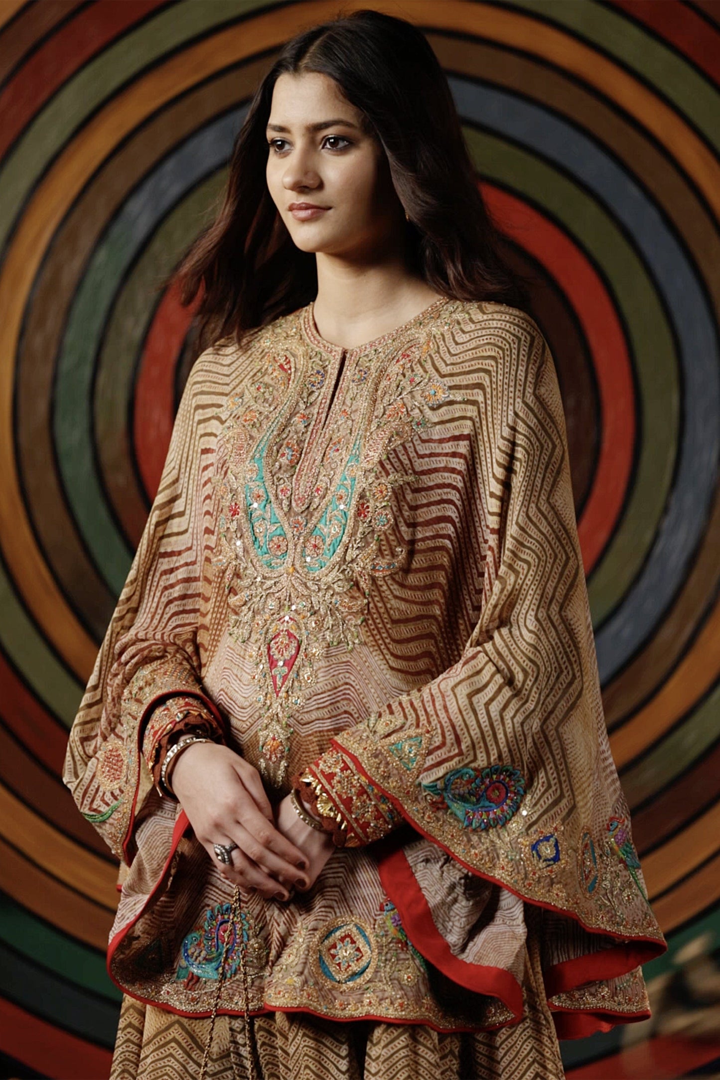 Beige Kalidar-Capelet Set